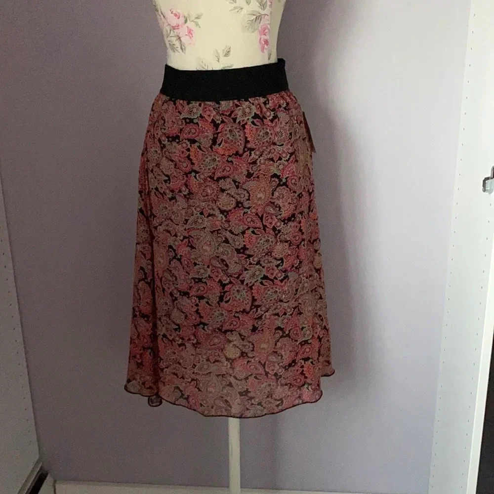 Lularoe Lola printed lined skirt in extra small